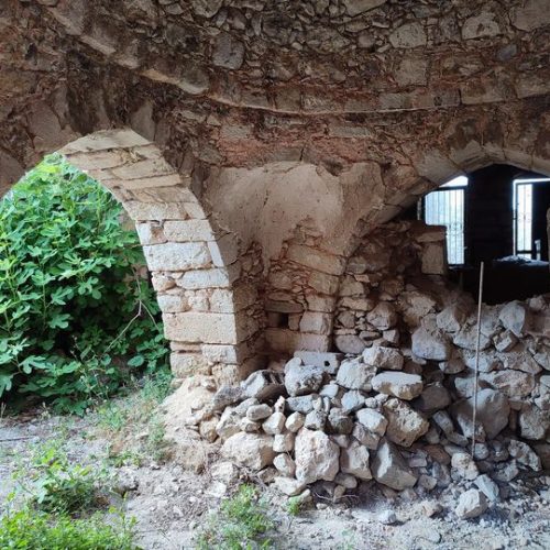 Ο πύργος Foscolo στο Καινούριο Χωριό