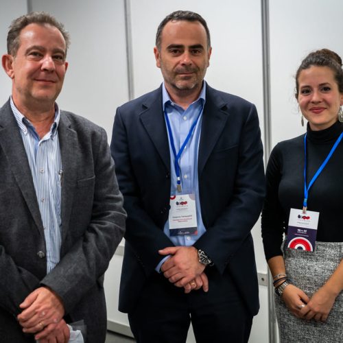 – Να ζητήσω μία φωτογραφία μαζί σας;